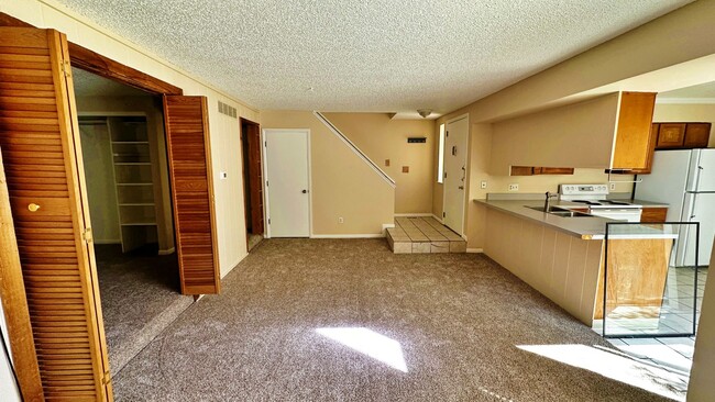 Building Photo - 2 Bed 2 Bath Condo in Strawberry at Heathe...