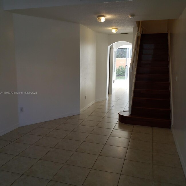 Building Photo - 5011 Leeward Ln