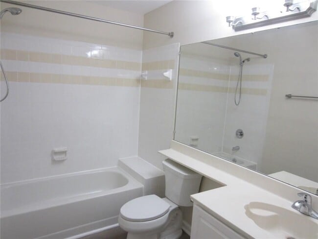 Building Photo - 4036 Oak Glenn Dr