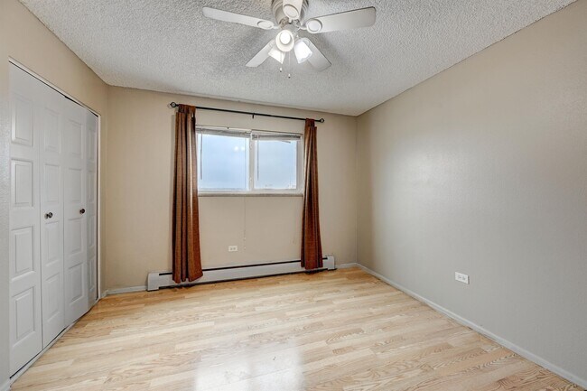 Building Photo - 4565 S Lowell Blvd