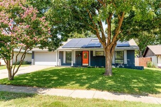 Building Photo - 1517 Williamsburg Dr