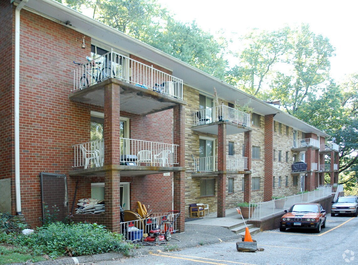 Building Photo - Shatz Apartments