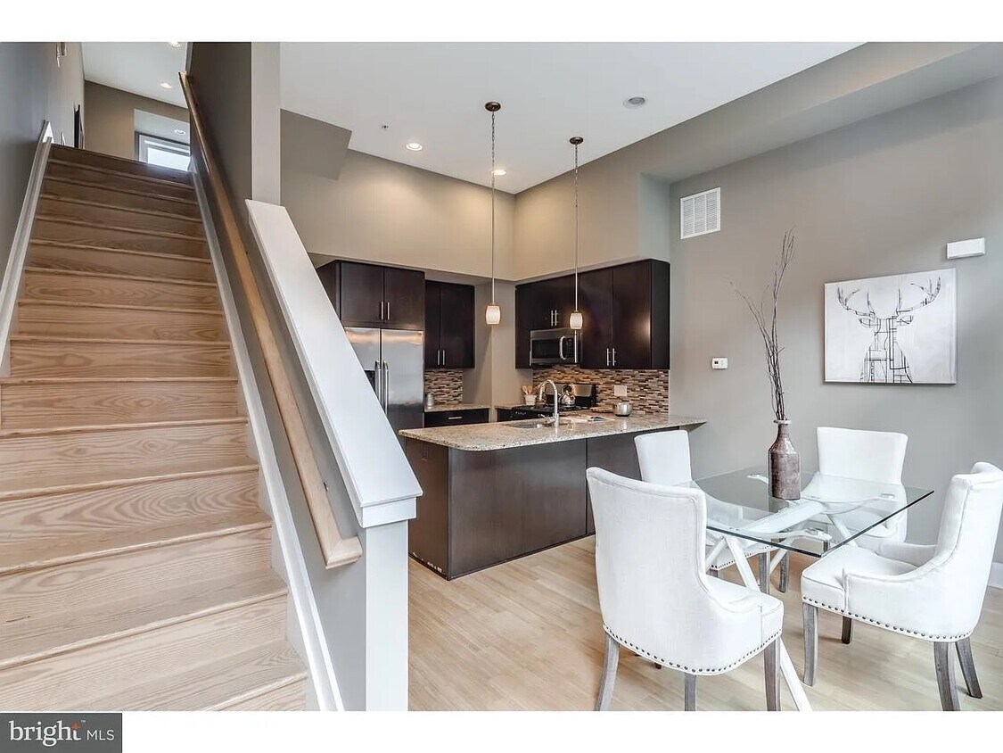 Foto principal - 819 Montrose St