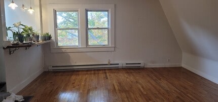 Building Photo - 388 Hubbard St
