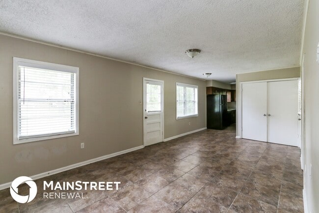 Building Photo - 4018 Sandburg St