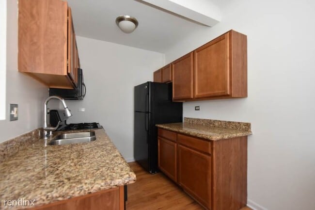 Building Photo - 4715 N Malden St