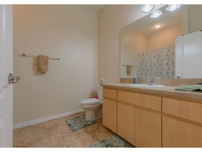 Building Photo - 7848 Pinehurst Dr