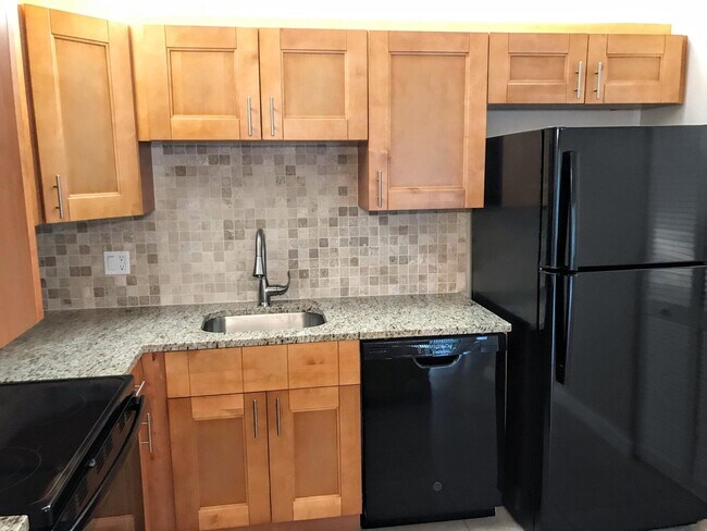 Foto del edificio - 721 Sunny Pine Way