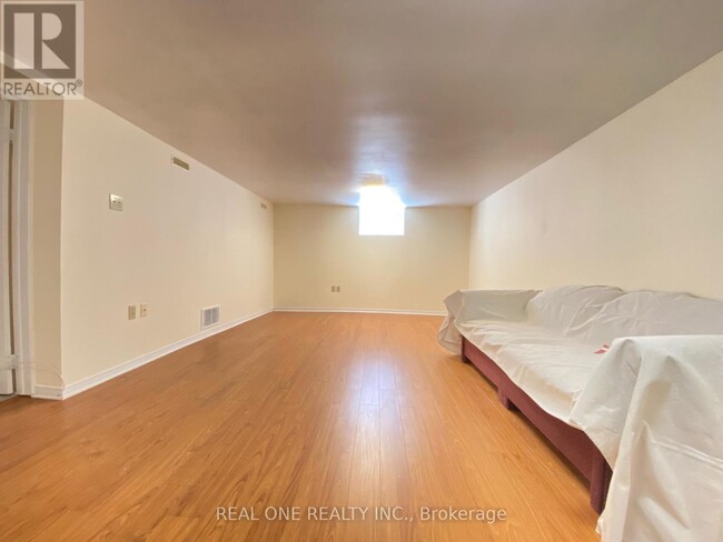 Building Photo - 22 Princeway Dr
