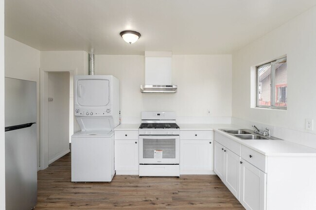 Building Photo - 2085 Franklin Ave