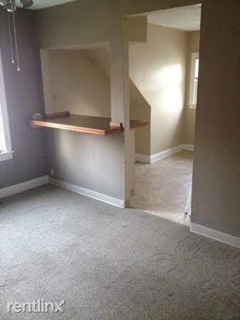 Building Photo - 706 E Mount Hope Ave