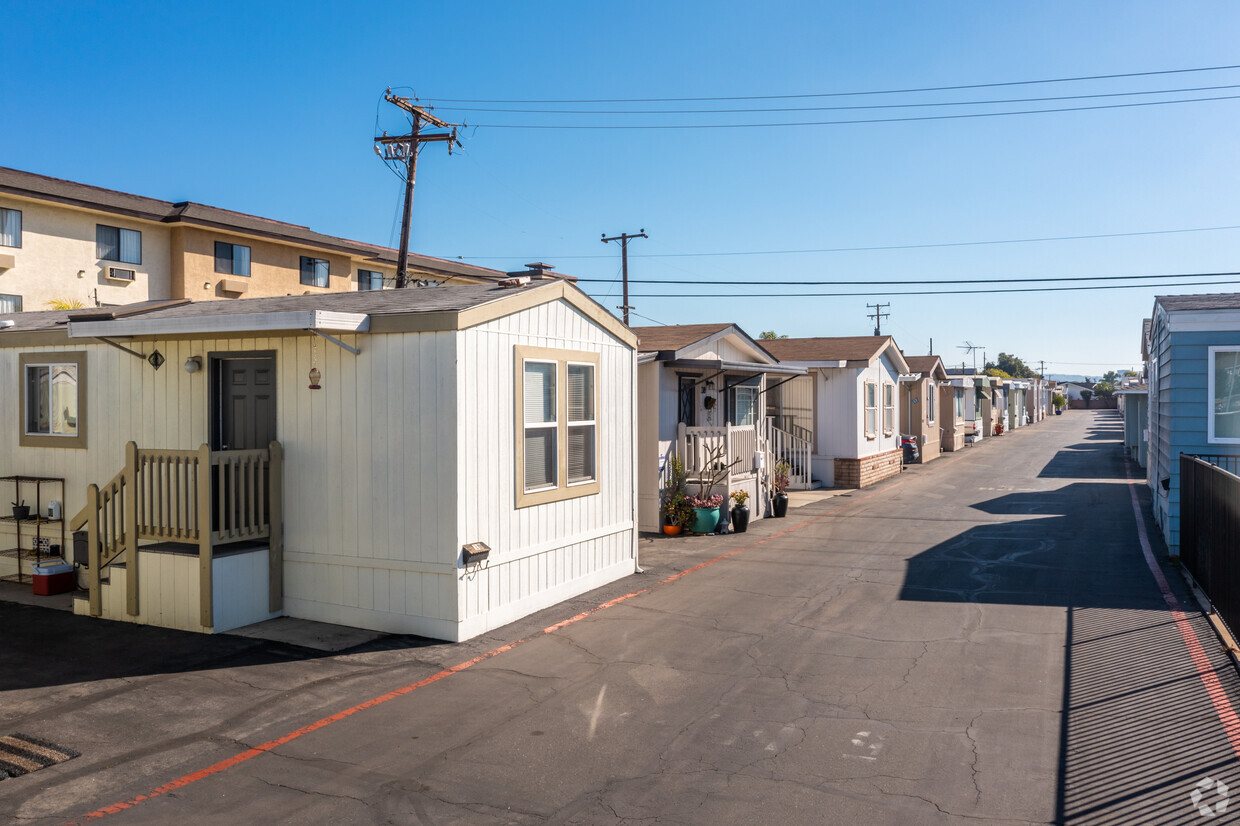 Foto principal - 2060 Newport Blvd