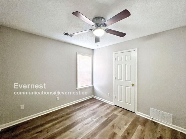 Building Photo - 5807 Garden Walk W