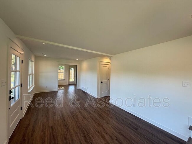 Building Photo - 1711 Miller Farms Rd