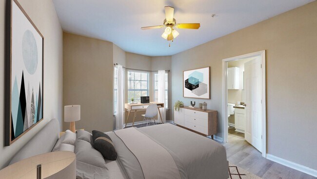 Dormitorio espacioso con gran ventanal y baño privado. - Reflections on Sweetwater Apartments