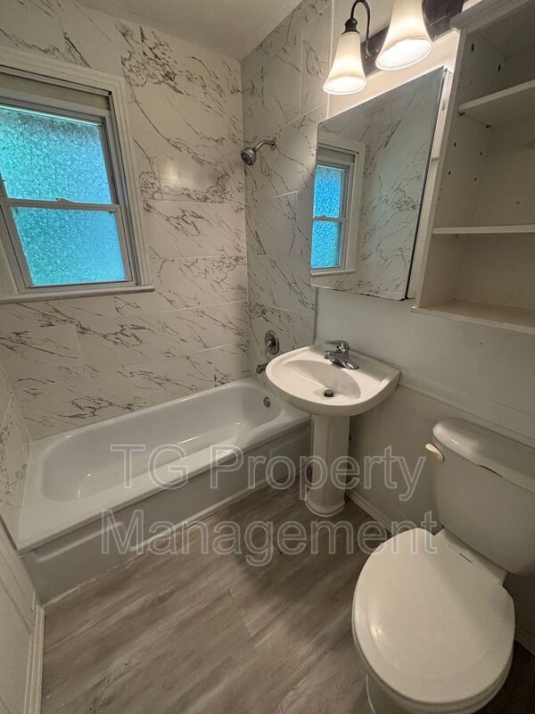 Foto del edificio - 4919 40th St Cir