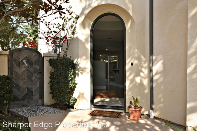 Foto del edificio - 404 Swamis Ln