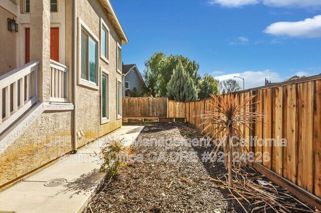 Foto del edificio - 1100 Twinbridge Ct