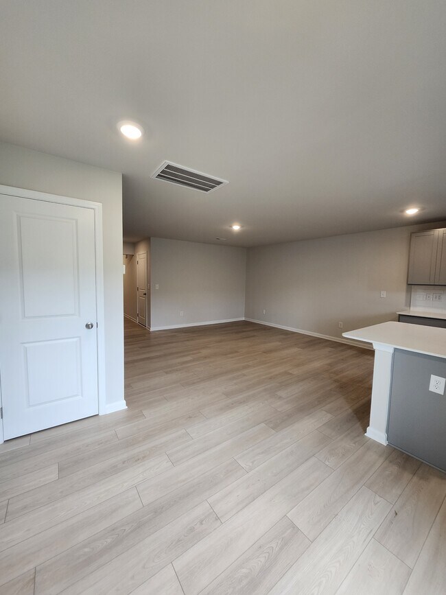Foto del edificio - 727 Peyden Ln