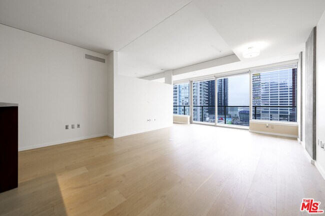 Foto del edificio - 1155 S Grand Ave