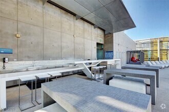 Building Photo - 3722 S Las Vegas Blvd