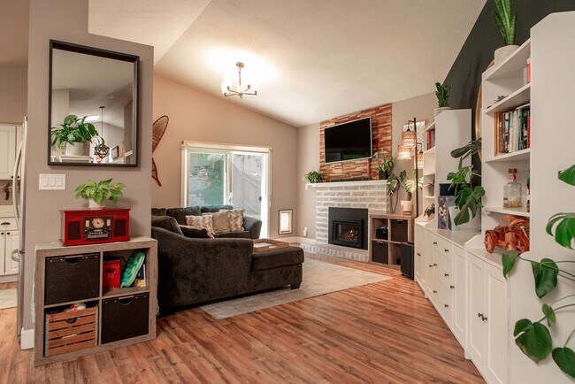 Foto del edificio - 3 Bed 2 Bath NorthWest Reno Home