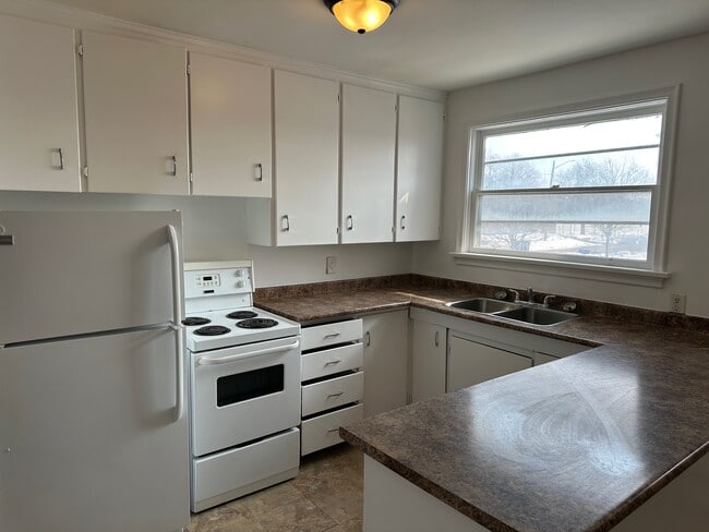 Building Photo - Fantastic 2-Bedroom Apartment for Rent in Oshawa