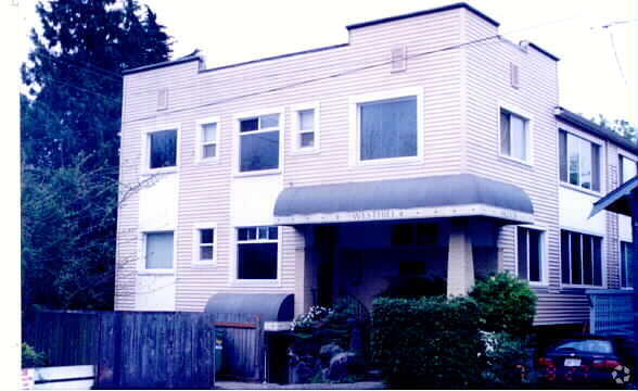 Foto del edificio - West Hill Apartments