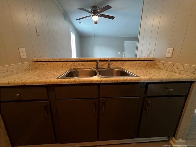 Building Photo - 5850 Century Oaks Dr