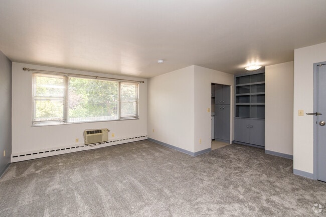 1BR, Den - 710SF - Living Room - Kenwood Manor Apartments