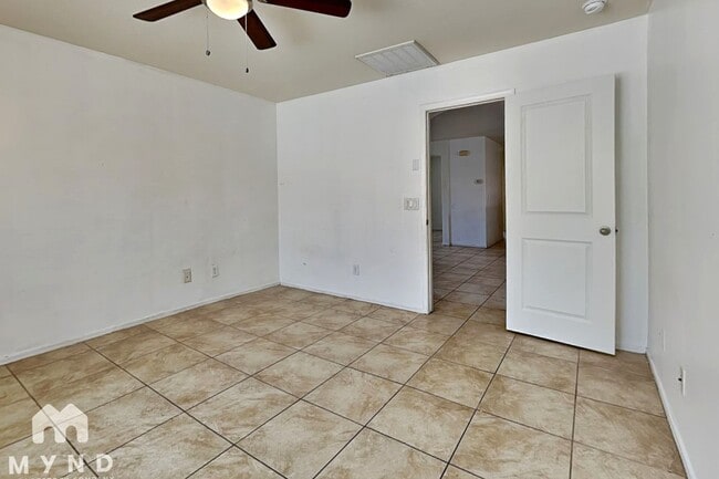 Building Photo - 24800 W Wayland Dr