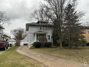 Building Photo - 613 E Lincoln Ave