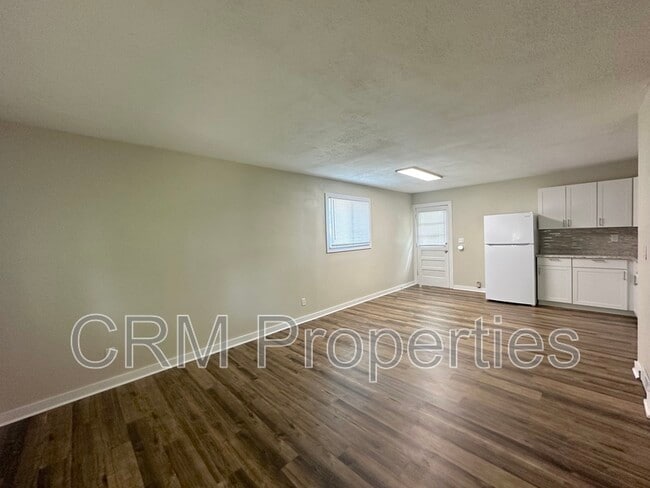 Building Photo - 5204 Ojibway Dr