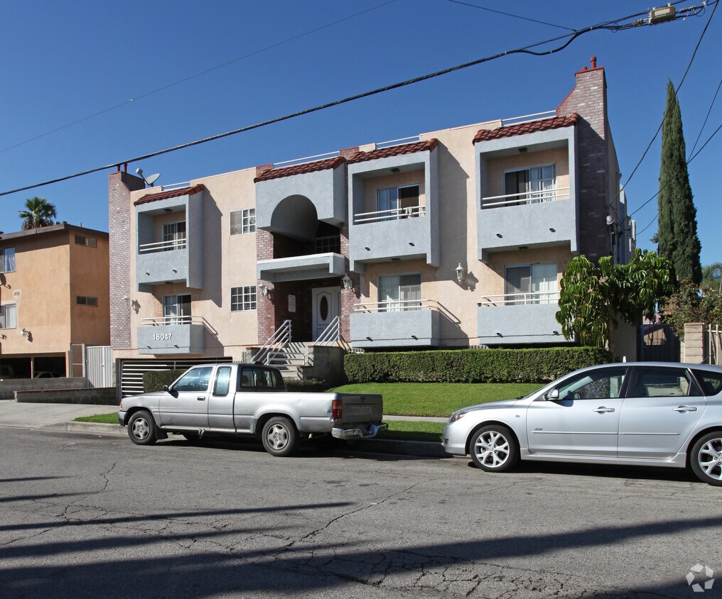 16047 Haynes St, Van Nuys, CA 91406 Apartments in Van Nuys, CA