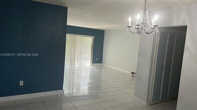 Building Photo - 6900 N Kendall Dr