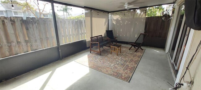 Foto del edificio - 4992 SW 123rd Terrace