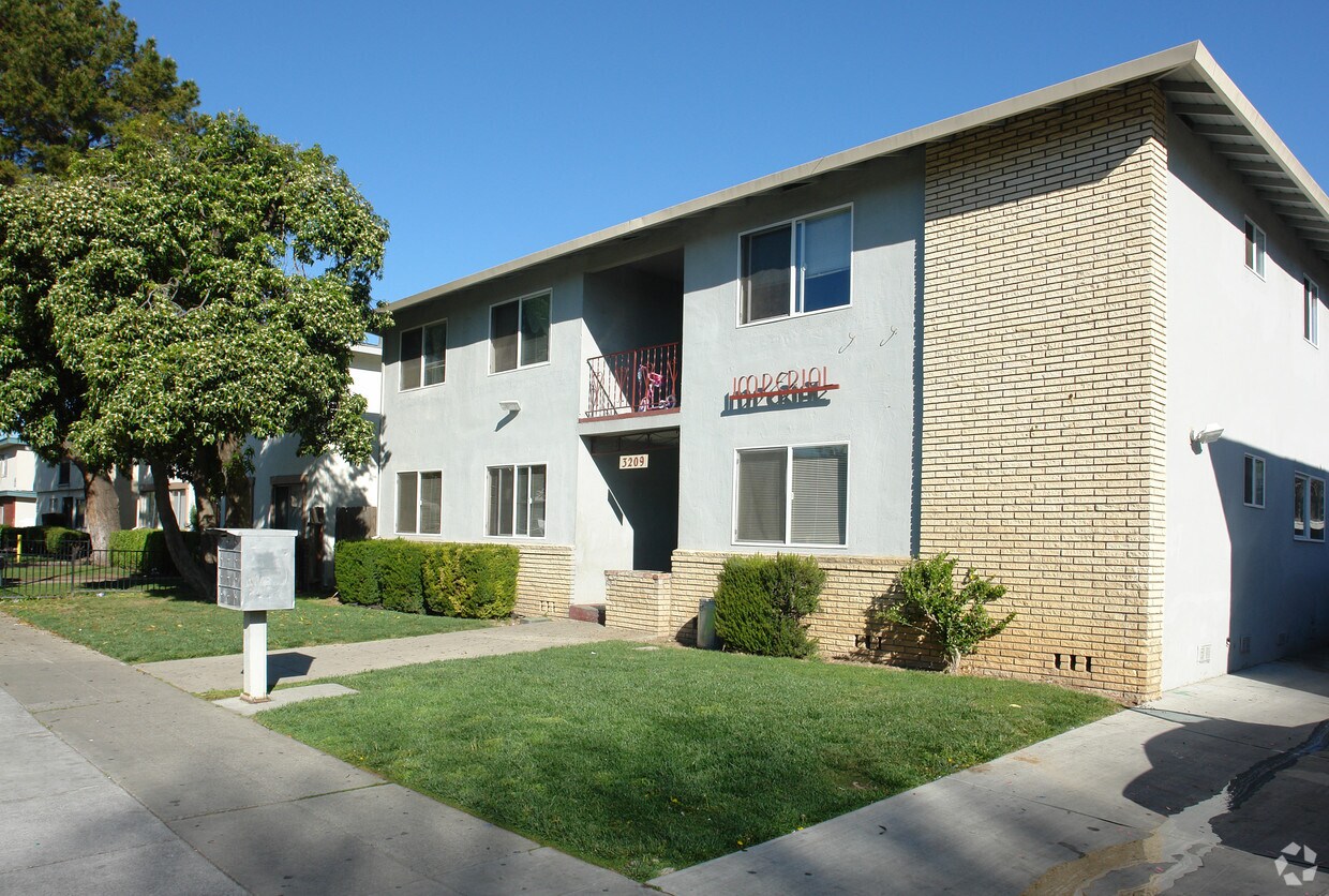 Building Photo - 3209 Cadillac Dr