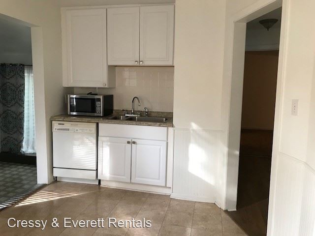 Building Photo - 3 br, 1 bath House - 2630 Willa Dr.