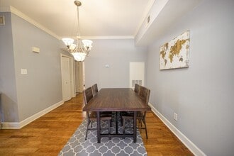 Building Photo - 2255 Braeswood Park Dr