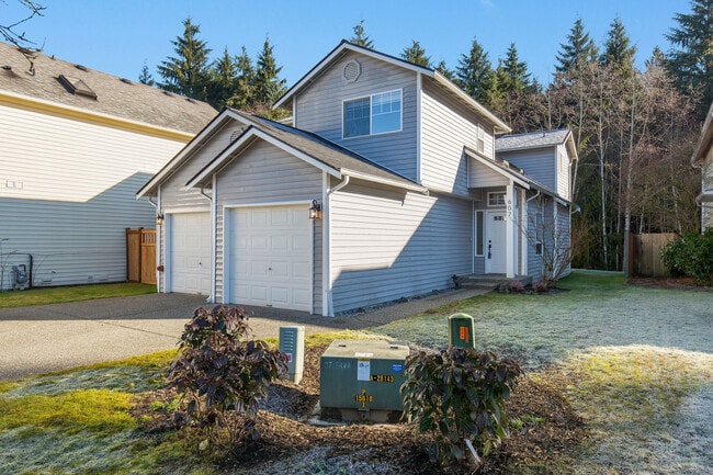 Building Photo - 607 125th Ave NE