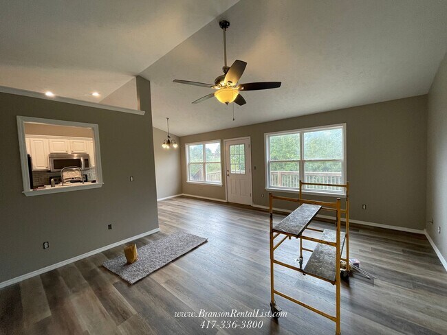 Building Photo - Pre-leasing this spcaious home in the hear...