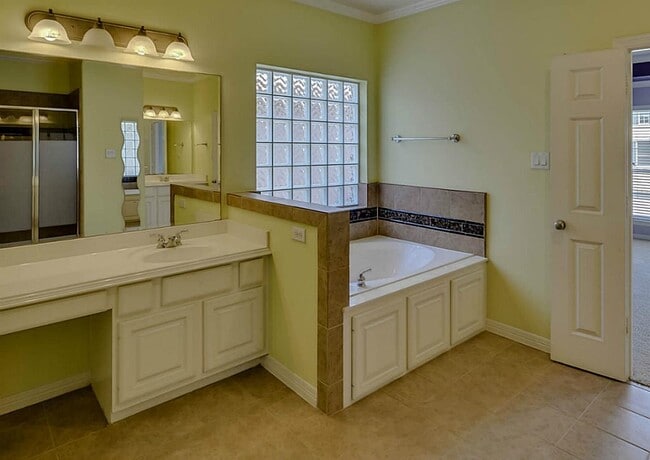 Building Photo - 1134 Sopris Dr