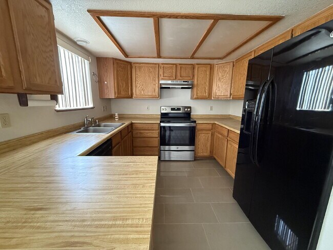 Foto del edificio - 2 bed 2.5 bath great location BHCRENT.COM to schedule a viewing