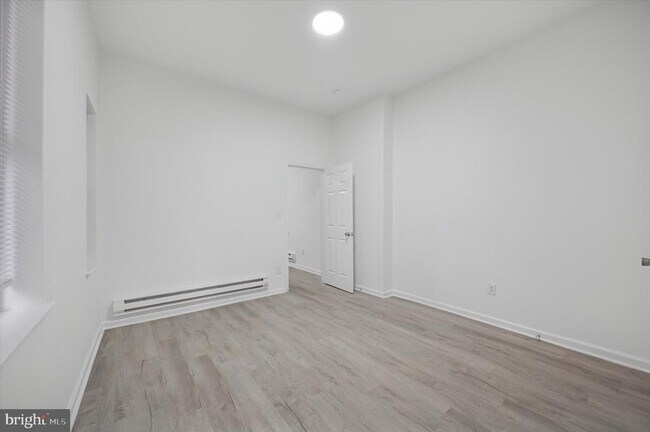 Foto del edificio - 1418 W Erie Ave