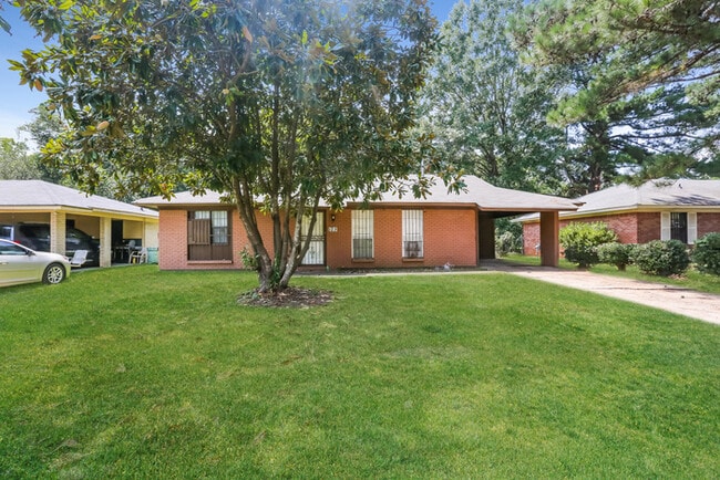 Building Photo - 125 James Garfield Cir