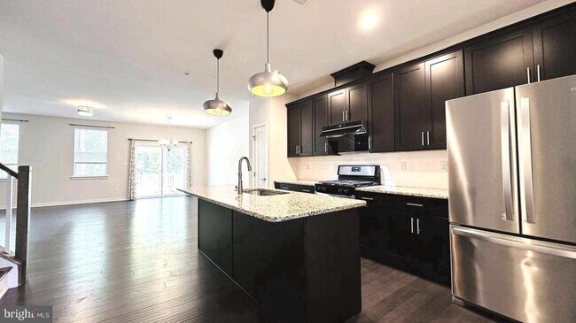 Building Photo - 229 Wynstone Ct