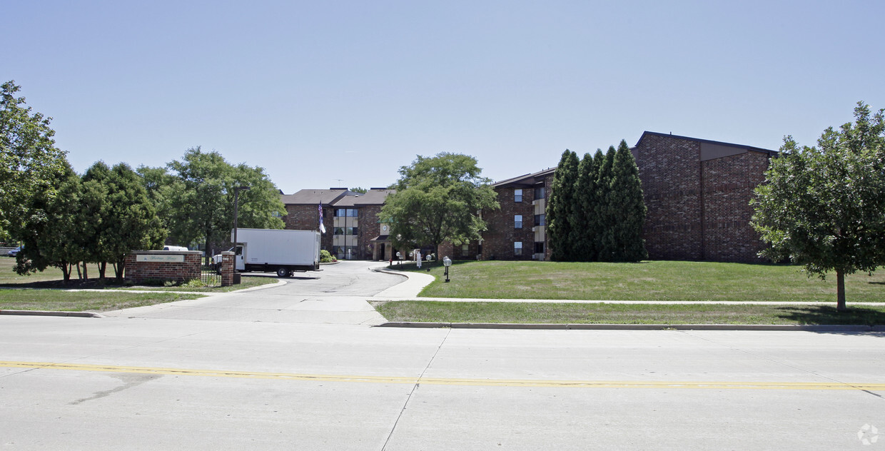 Primary Photo - Heritage House Apartments