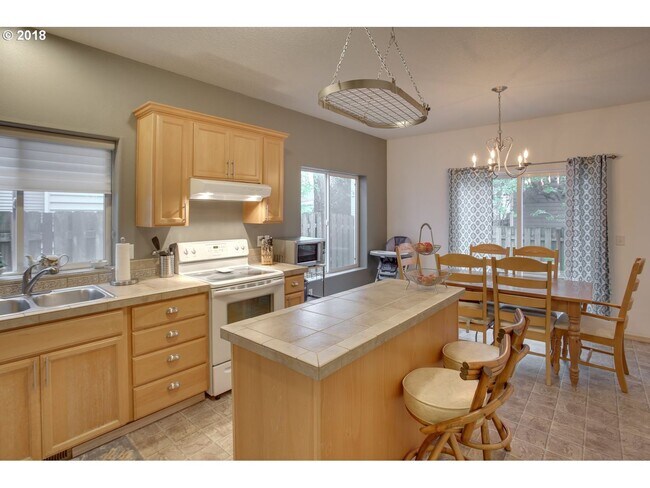 Foto del edificio - Charming North Portland 3 Bed 2.5 Bath Ken...