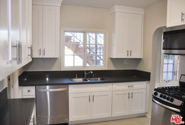 Foto del edificio - 1611 Ellsmere Ave