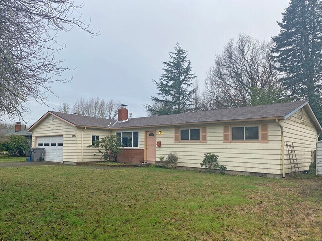 Building Photo - Cute and Comfortable 3 Bedroom in a Fantas...